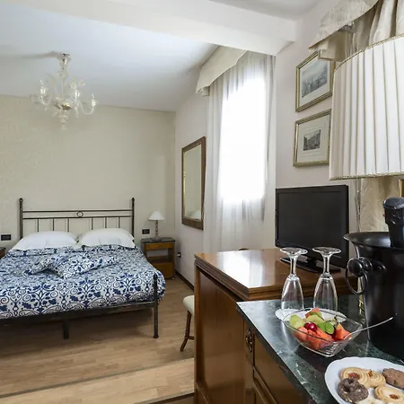 Stella Hotel 2*